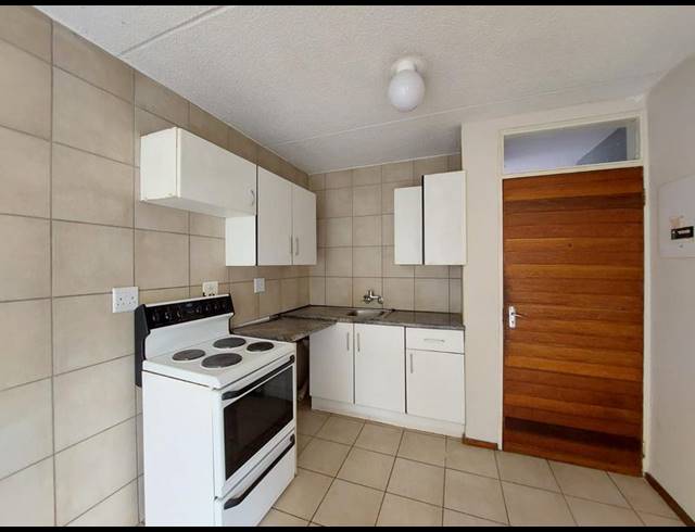 3 BEDROOM APARTMENT FOR SALE IN WESTDENE